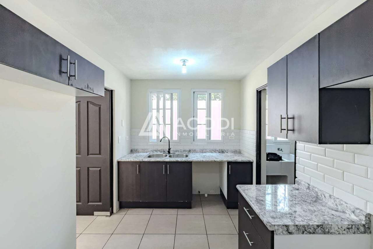 Casa en Condado Naranjo, Zona 4 de Mixco — Casa en Venta en Zona 4 Mixco, Guatemala, Ciudad — foto 4 de 10