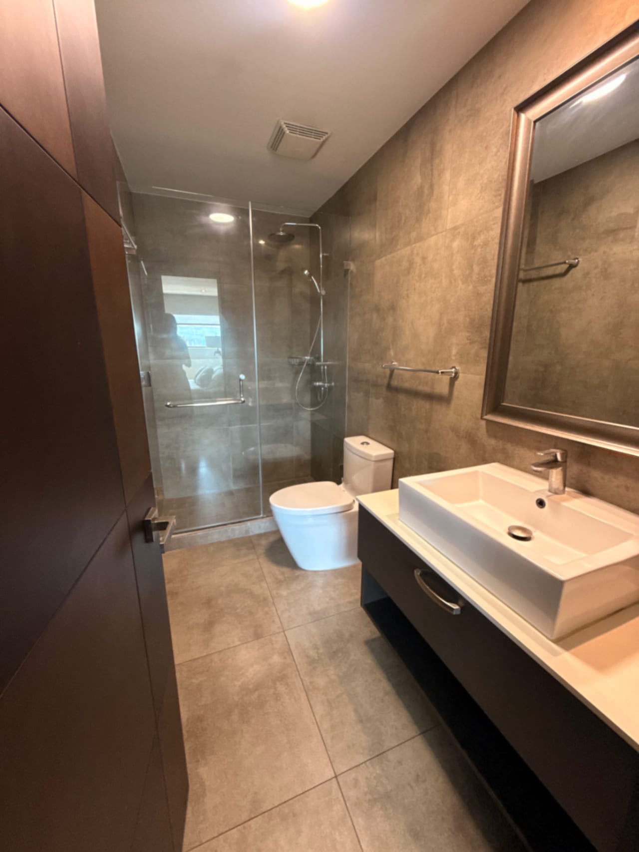 Renta de Apartamento de 2 habitaciones en Urbana, zona 10 — Apartamento en Alquiler en Urbana, Zona 10, Guatemala, Ciudad — foto 10 de 11