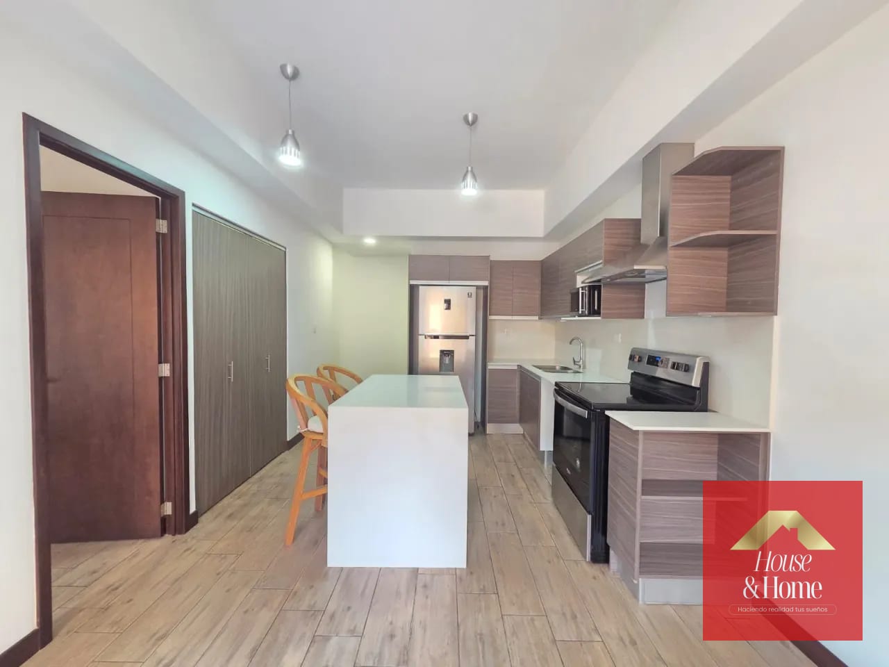 Apartamento amueblado en venta zona 10 (copia) — Apartamento en Venta en Casalini Diagonal 6, Zona 10, Guatemala, Ciudad — foto 6 de 17
