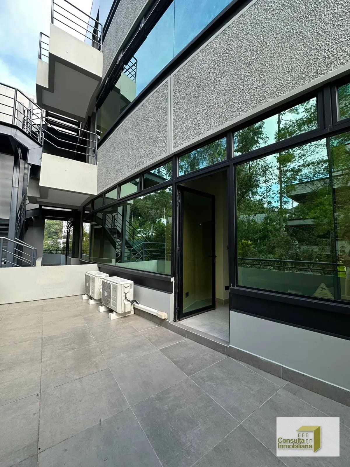 Oficina / Torre Muxbal / 93.50m² — Oficina en Alquiler en Santa Catarina Pinula, Guatemala, Ciudad — foto 1 de 5