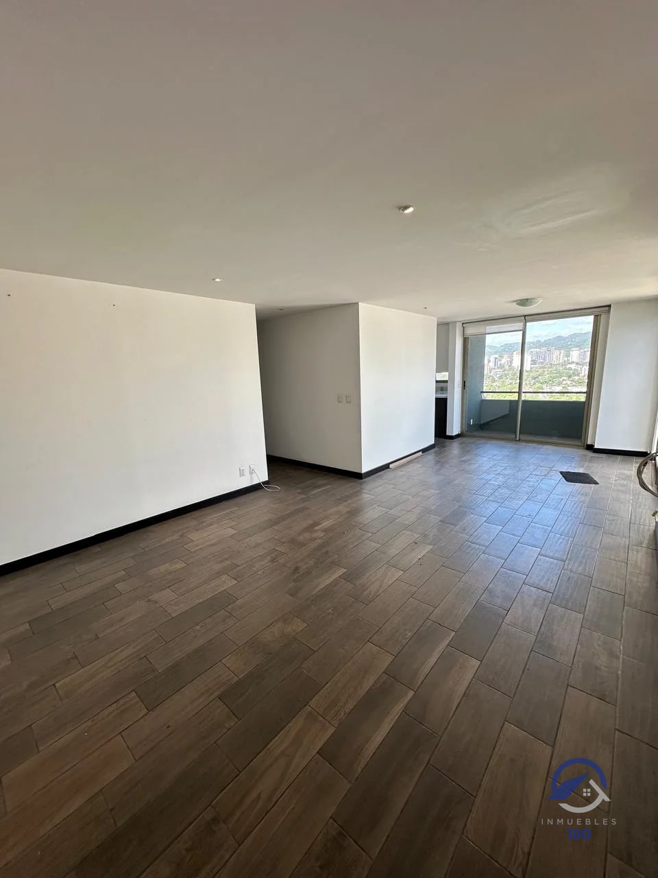 Apartamento en renta en Edificio Verona, zona 10 - 4