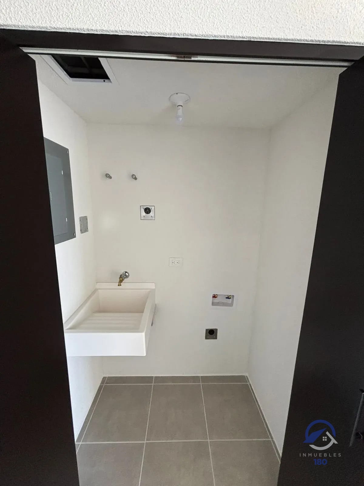 Apartamento en venta en Edificio Esenta, zona 12 — Apartamento en Venta en Esenta, Zona 12, Guatemala, Ciudad — foto 9 de 15