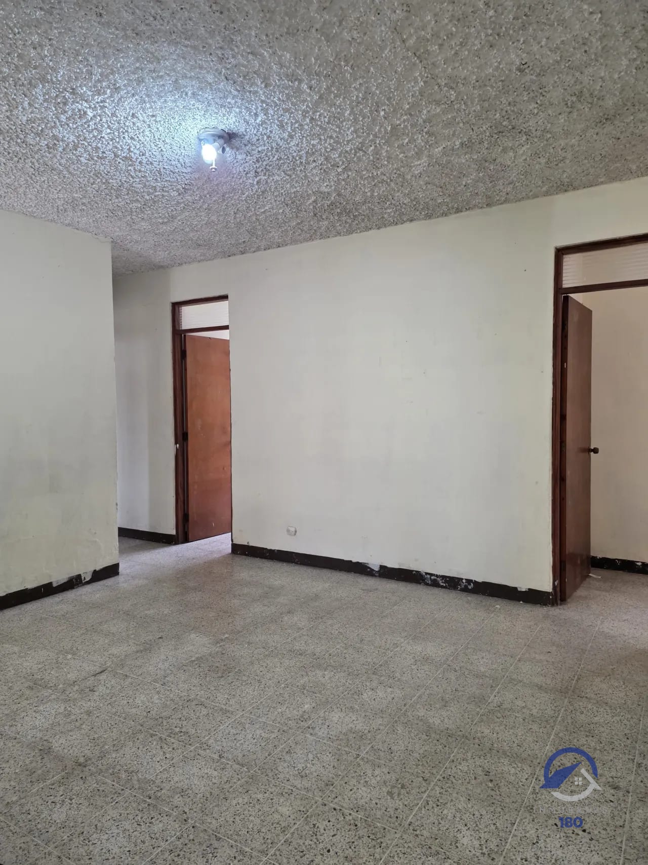Casa antigua en venta para remodelar o demoler en Col. El Maestro, z15 — Terreno en Venta en Colonia El Maestro, Zona 15, Guatemala, Ciudad — foto 3 de 15