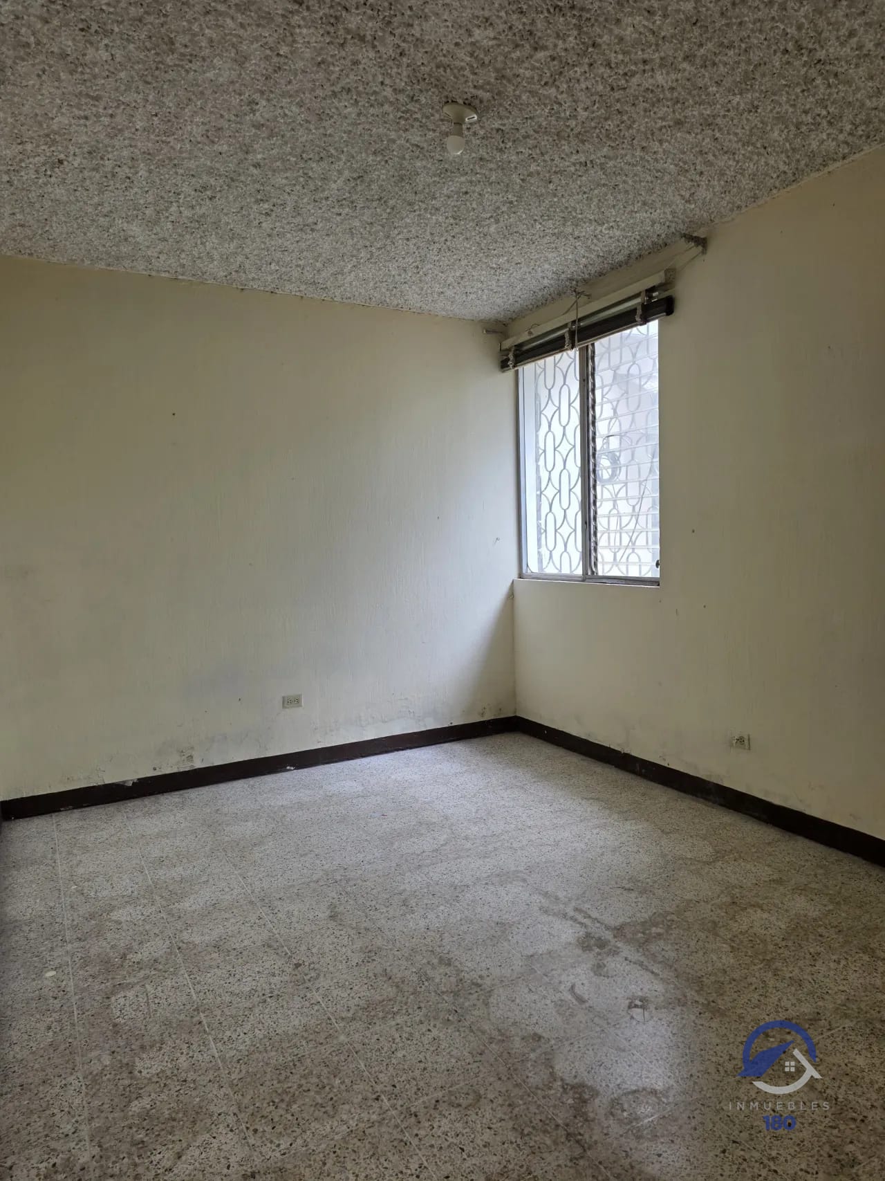 Casa antigua en venta para remodelar o demoler en Col. El Maestro, z15 — Terreno en Venta en Colonia El Maestro, Zona 15, Guatemala, Ciudad — foto 6 de 15
