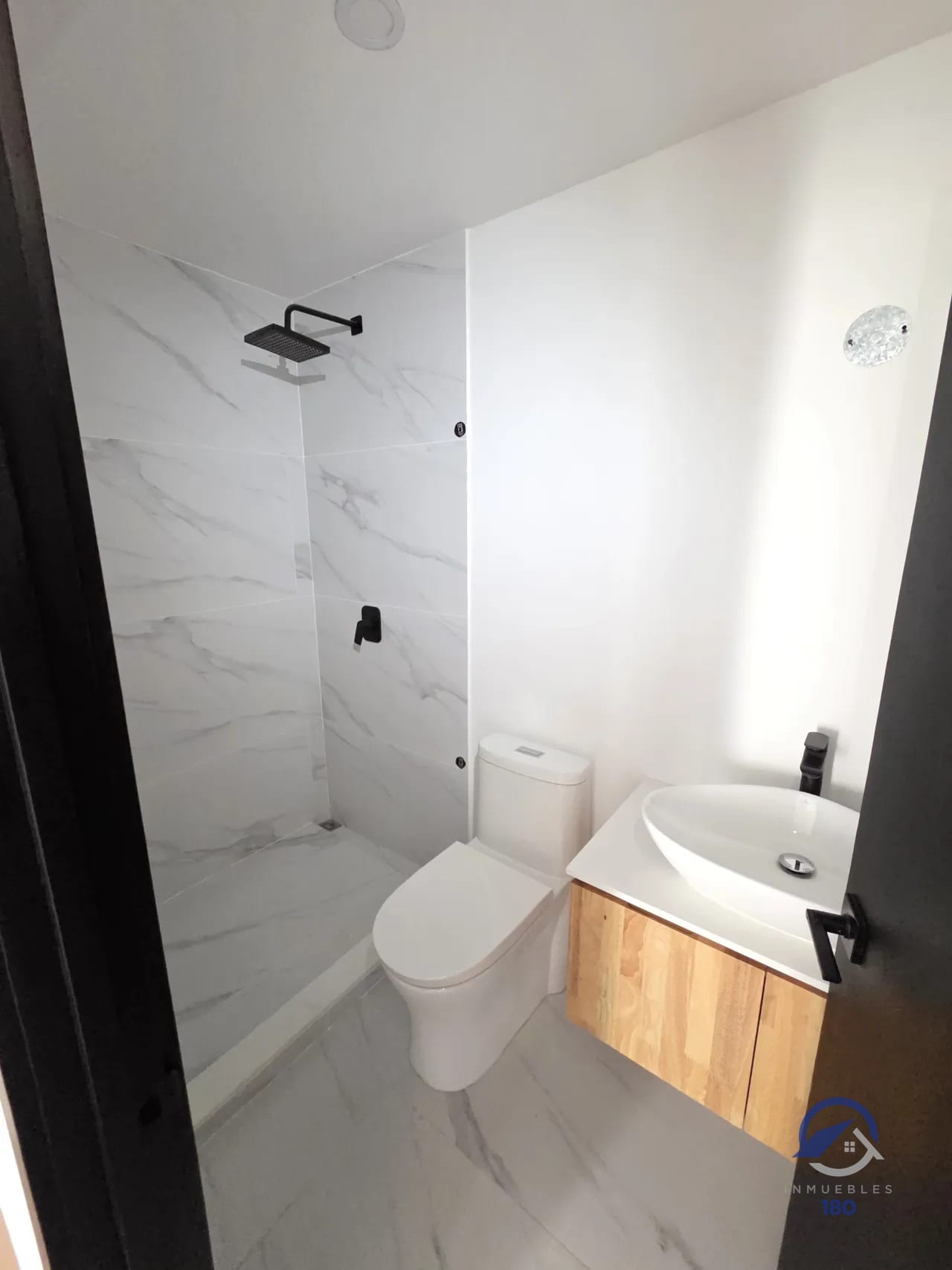 Apartamentos en Renta en Edificio Céntrico de 3 dormitorios, zona 5 — Apartamento en Alquiler en Céntrico, Zona 5, Guatemala, Ciudad — foto 6 de 11