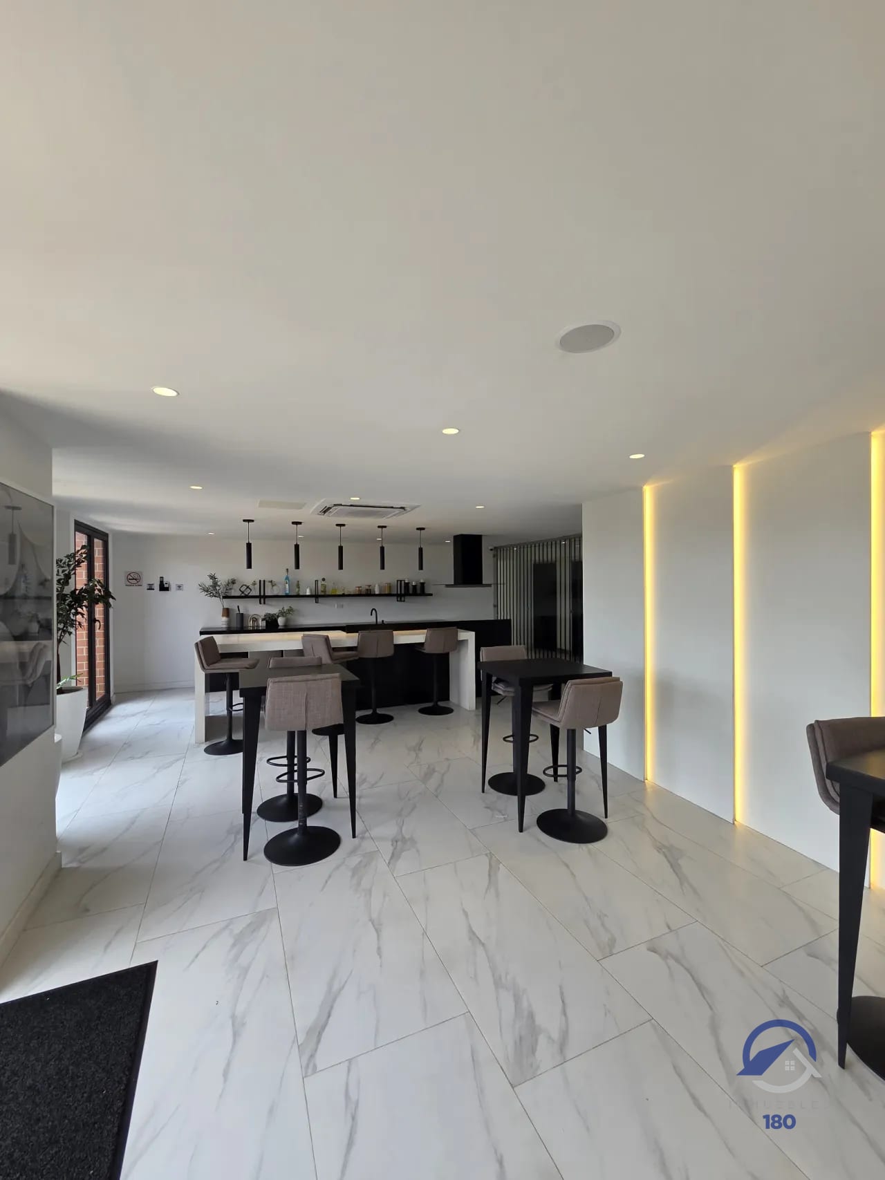 Apartamentos en Renta en Edificio Céntrico de 3 dormitorios, zona 5 — Apartamento en Alquiler en Céntrico, Zona 5, Guatemala, Ciudad — foto 9 de 11