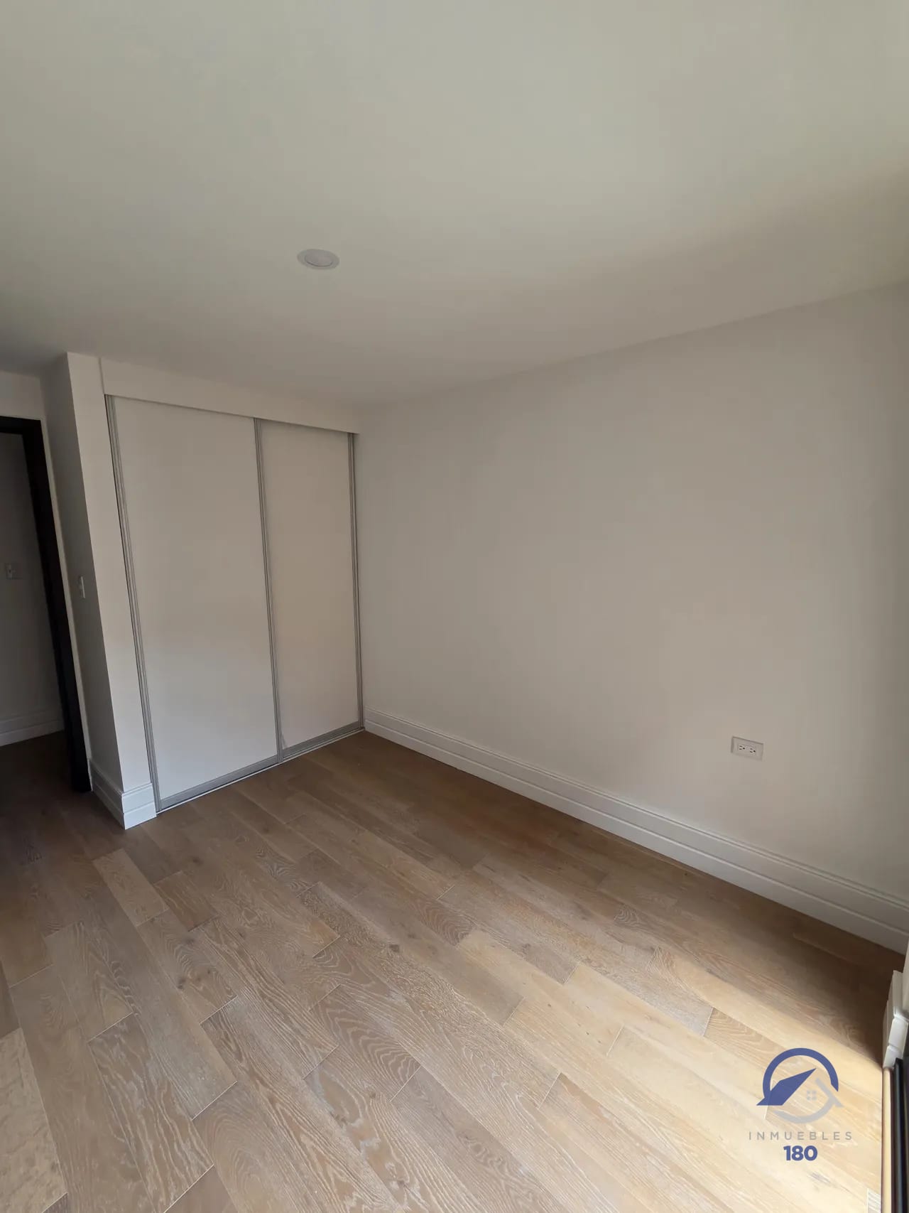 Apartamentos en Venta en Edificio Céntrico de 3 dormitorios, zona 5 — Apartamento en Venta en Céntrico, Zona 5, Guatemala, Ciudad — foto 4 de 10