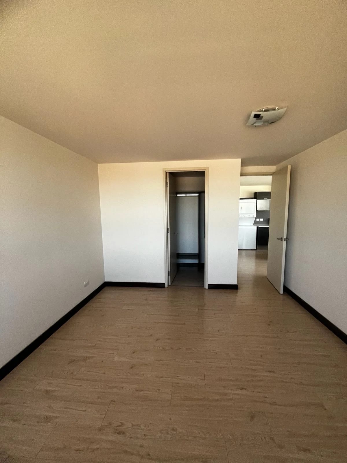 Renta de apartamento en Veinti4 Zona 10 — Apartamento en Alquiler en Veinti4, Zona 10, Guatemala, Ciudad — foto 6 de 10