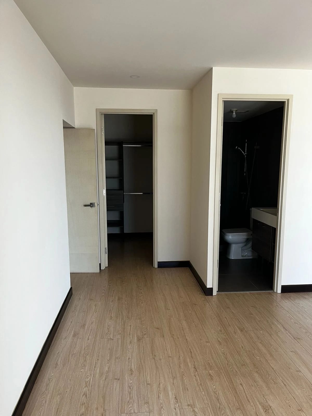Renta de apartamento en Veinti4 Zona 10 — Apartamento en Alquiler en Veinti4, Zona 10, Guatemala, Ciudad — foto 10 de 10