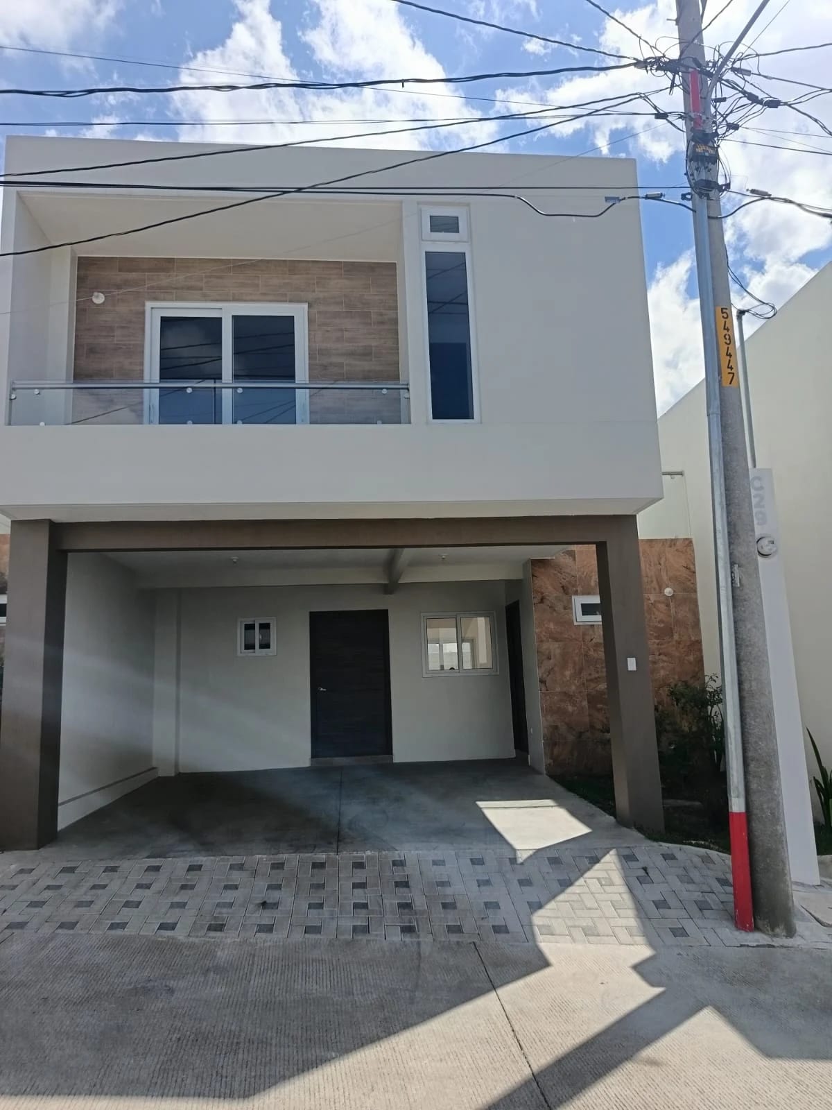 Renta de casa en Bosques de Santa Elena | Km.26.5 CAES — Casa en Alquiler en Carretera a El Salvador, Guatemala, Ciudad — foto 1 de 11