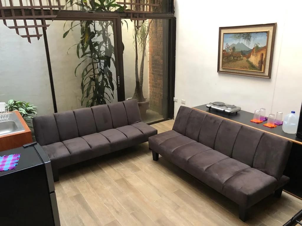 Renta de casa en San Rafael 1 | Pegado al Hilton Caes — Casa en Alquiler en San Rafael, Carretera a El Salvador, Guatemala, Ciudad — foto 7 de 13