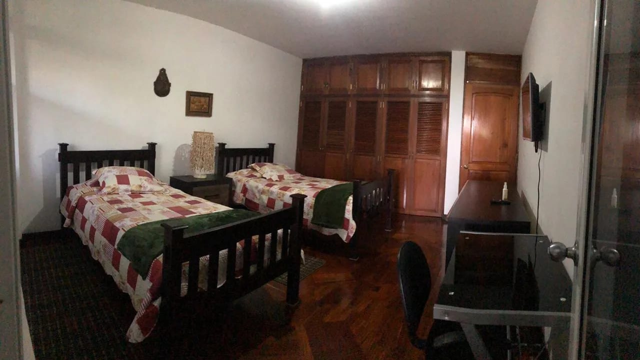 Renta de casa en San Rafael 1 | Pegado al Hilton Caes — Casa en Alquiler en San Rafael, Carretera a El Salvador, Guatemala, Ciudad — foto 11 de 13