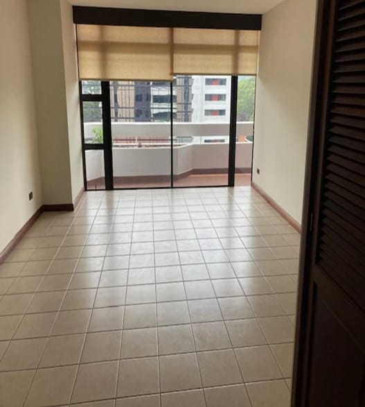 Renta de apartamento en Edificio Villa Mayor Zona 14 | 1 Habitación en nivel alto — Apartamento en Alquiler en Villa Mayor, Zona 14, Guatemala, Ciudad — foto 1 de 15