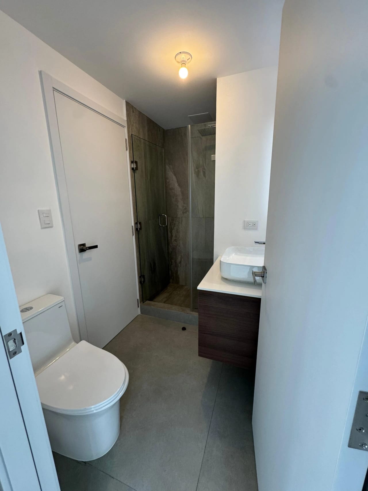 Apartamentos en Edificio Bonadíez | Zona 10 de 2 habitaciones y doble ingreso — Apartamento en Alquiler en Bonadiez, Zona 10, Guatemala, Ciudad — foto 2 de 17