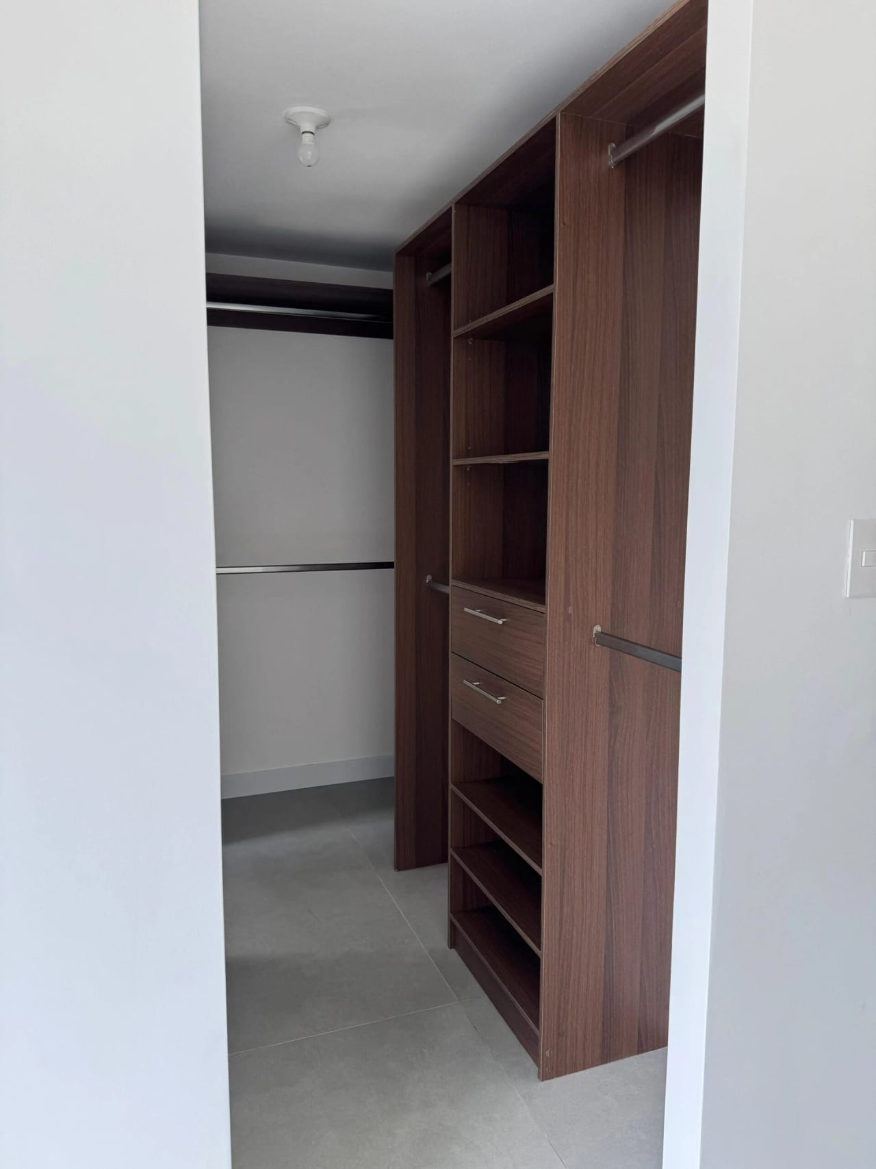 Apartamentos en Edificio Bonadíez | Zona 10 de 2 habitaciones y doble ingreso — Apartamento en Alquiler en Bonadiez, Zona 10, Guatemala, Ciudad — foto 6 de 17