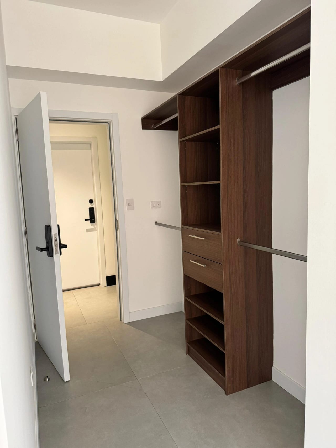 Apartamentos en Edificio Bonadíez | Zona 10 de 2 habitaciones y doble ingreso — Apartamento en Alquiler en Bonadiez, Zona 10, Guatemala, Ciudad — foto 12 de 17