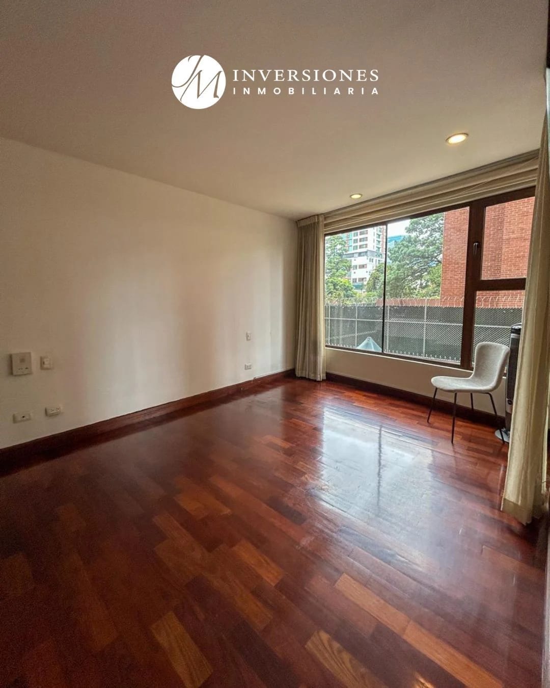 Apartamento amplio de 1 dormitorio en zona 10 — Apartamento en Alquiler en Zona 10, Guatemala, Ciudad — foto 3 de 9