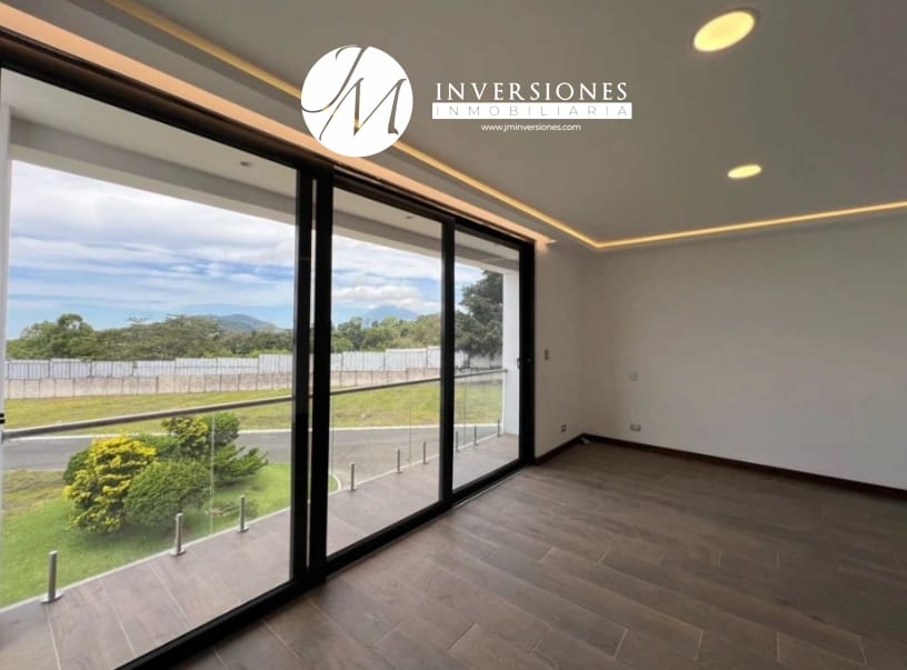Casa En Venta Con 5 Dormitorios En Santa Elena Barillas — Casa en Venta en Villa Canales, Guatemala, Ciudad — foto 8 de 11