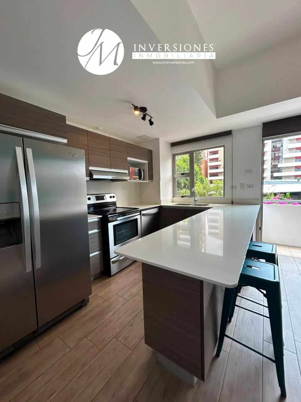 Apartamento En Renta Amueblado En Zona 10 — Apartamento en Alquiler en Zona 10, Guatemala, Ciudad — foto 3 de 16