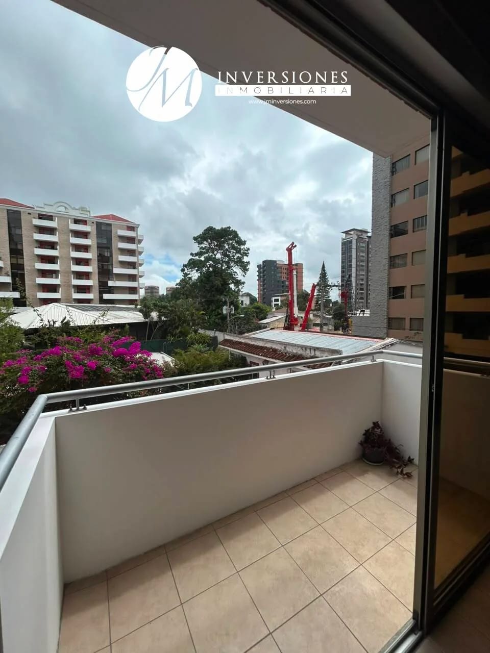 Apartamento En Renta Amueblado En Zona 10 — Apartamento en Alquiler en Zona 10, Guatemala, Ciudad — foto 9 de 16