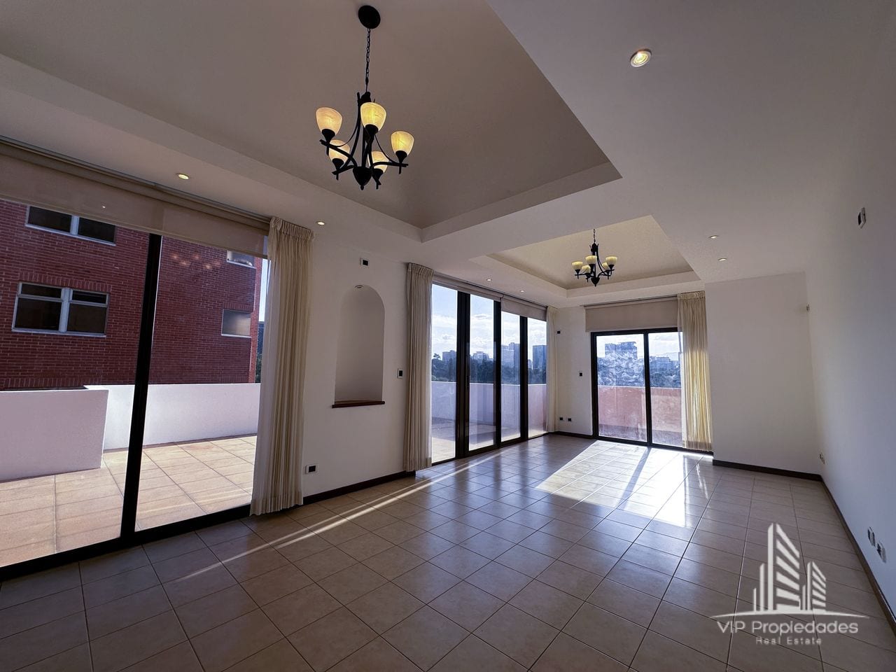 Apartamento en venta, El Robledal, Z.15 — Apartamento en Venta en El Robledal, Zona 15, Guatemala, Ciudad — foto 2 de 10