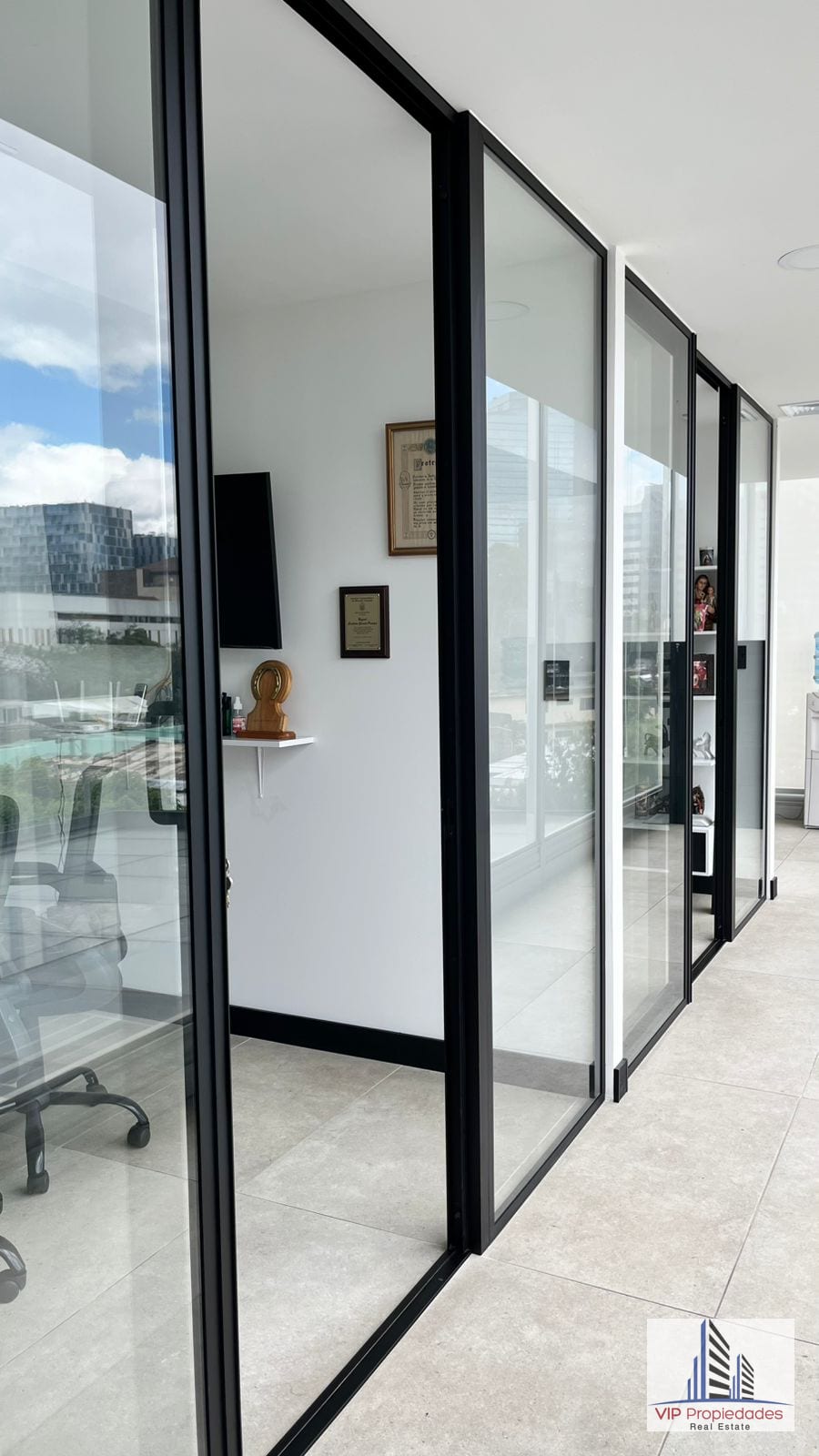 Vasanta zona 10, oficina en venta — Oficina en Venta en Vasanta, Zona 10, Guatemala, Ciudad — foto 6 de 8