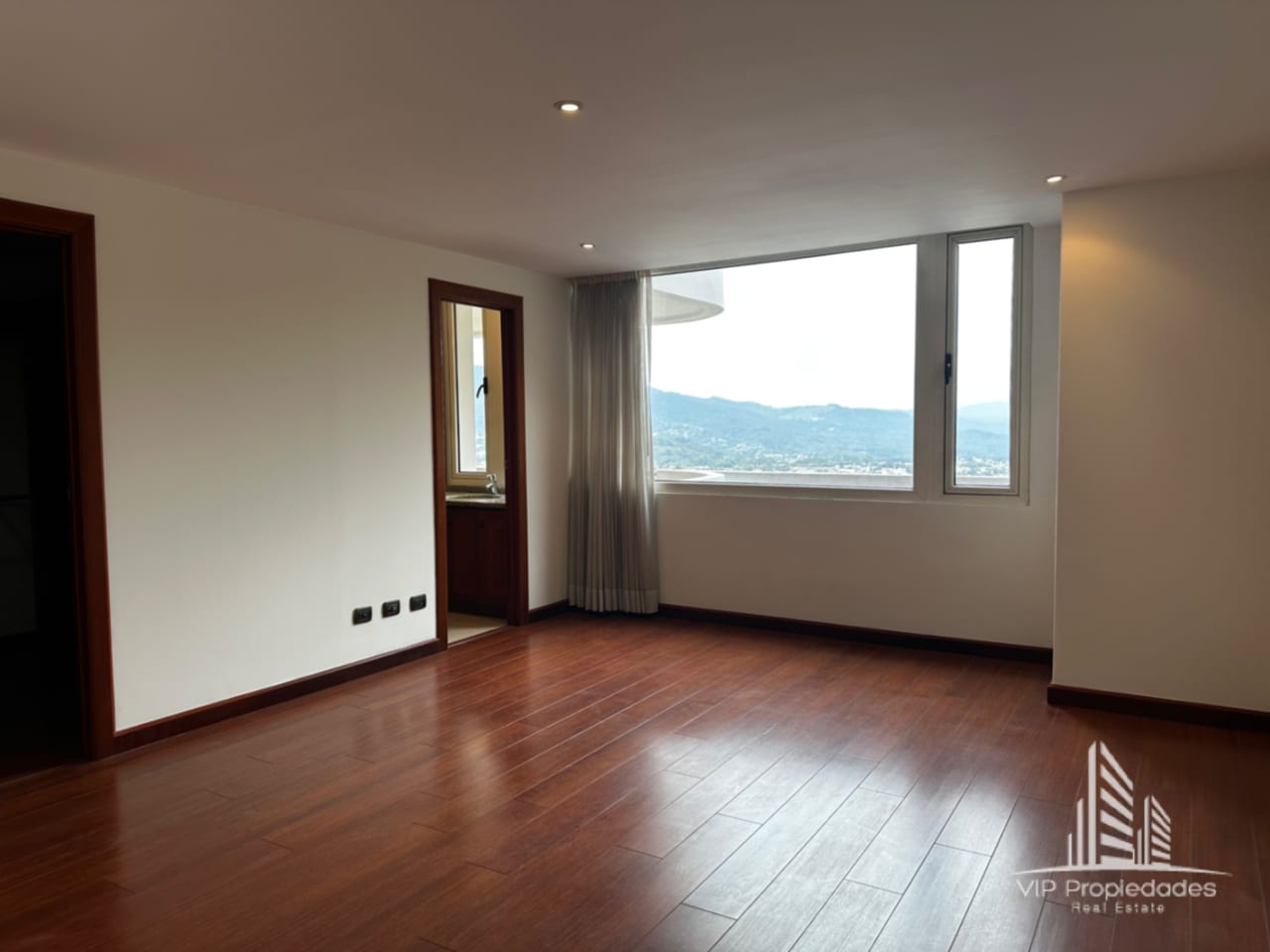 Marques del Valle, amplio apartamento en venta — Apartamento en Venta en Marqués del Valle, Zona 14, Guatemala, Ciudad — foto 5 de 12
