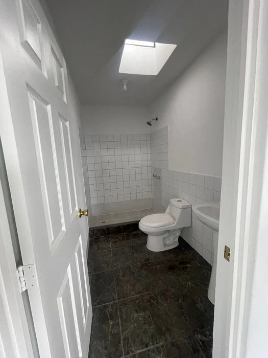 Venta de casa en Pinares de San Cristobal remodelada, ambientes amplios e iluminados — Casa en Venta en Pinares de San Cristobal, Zona 8 Mixco, Guatemala, Ciudad — foto 16 de 16