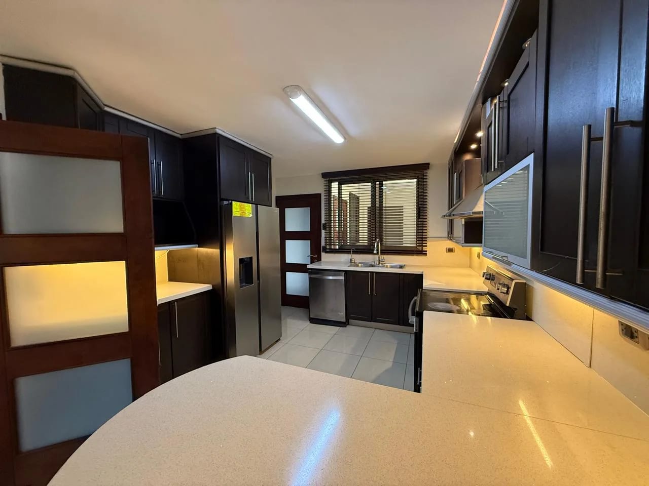 Alquiler de casa en zona 10 El prado 320 Mt2. de construcción — Casa en Venta en El Prado, Zona 10, Guatemala, Ciudad — foto 3 de 15