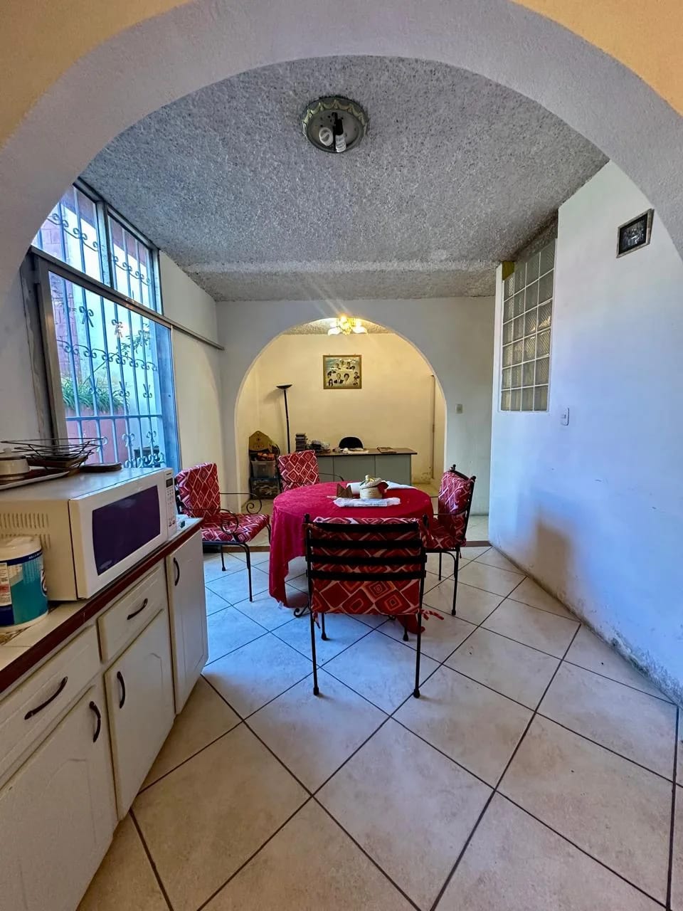 Venta de casa con amplio terreno en Lomas de Portugal zona 01 de Mixco — Casa en Venta en Las Hojarascas, Zona 1 Mixco, Guatemala, Ciudad — foto 6 de 12