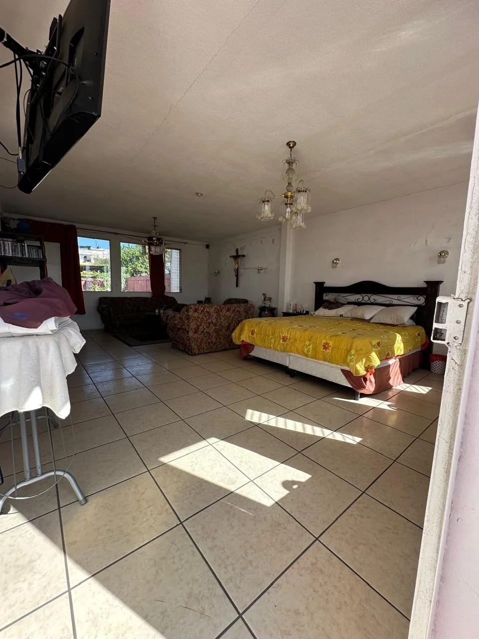 Venta de casa con amplio terreno en Lomas de Portugal zona 01 de Mixco — Casa en Venta en Las Hojarascas, Zona 1 Mixco, Guatemala, Ciudad — foto 9 de 12