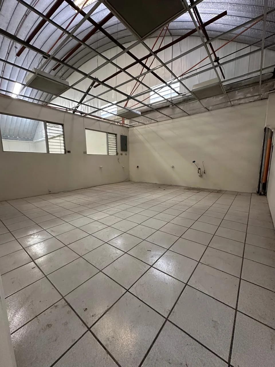 Alquiler de bodega en Zona 1 con 1,876 mt2. — Bodega / Ofibodega en Alquiler en Zona 1, Guatemala, Ciudad — foto 12 de 12