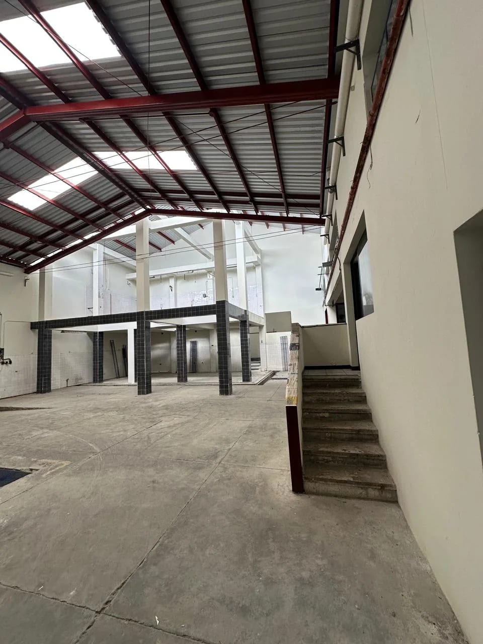 Alquiler de bodega en Zona 1 con 1,876 mt2. — Bodega / Ofibodega en Alquiler en Zona 1, Guatemala, Ciudad — foto 5 de 12