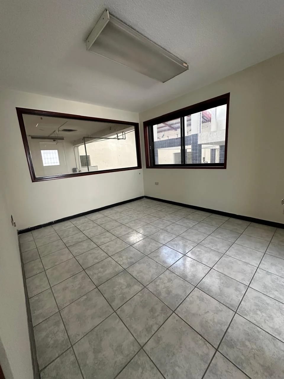 Alquiler de bodega en Zona 1 con 1,876 mt2. — Bodega / Ofibodega en Alquiler en Zona 1, Guatemala, Ciudad — foto 11 de 12