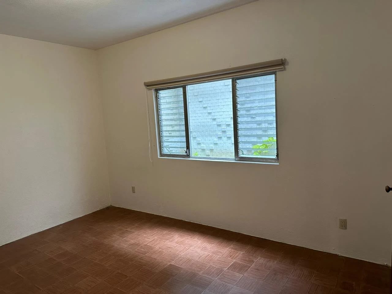 Alquiler de casa en Zona 3 Colonia Bran Ideal para vivienda u oficinas con bodega dentro de garita — Casa en Alquiler en Zona 3, Guatemala, Ciudad — foto 9 de 15