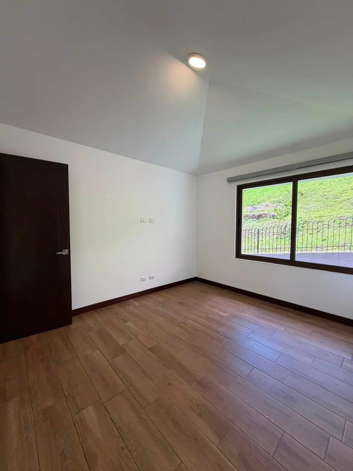 Alquiler de casa en Zona 16 En Lomas de San Isidro de 4 dormitorios — Casa en Alquiler en Ensenada de San Isidro, Zona 16, Guatemala, Ciudad — foto 10 de 13