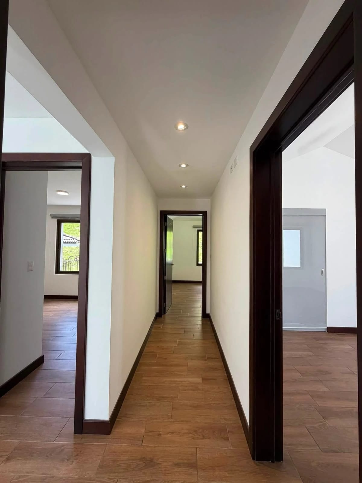 Alquiler de casa en Zona 16 En Lomas de San Isidro de 4 dormitorios — Casa en Alquiler en Ensenada de San Isidro, Zona 16, Guatemala, Ciudad — foto 7 de 13