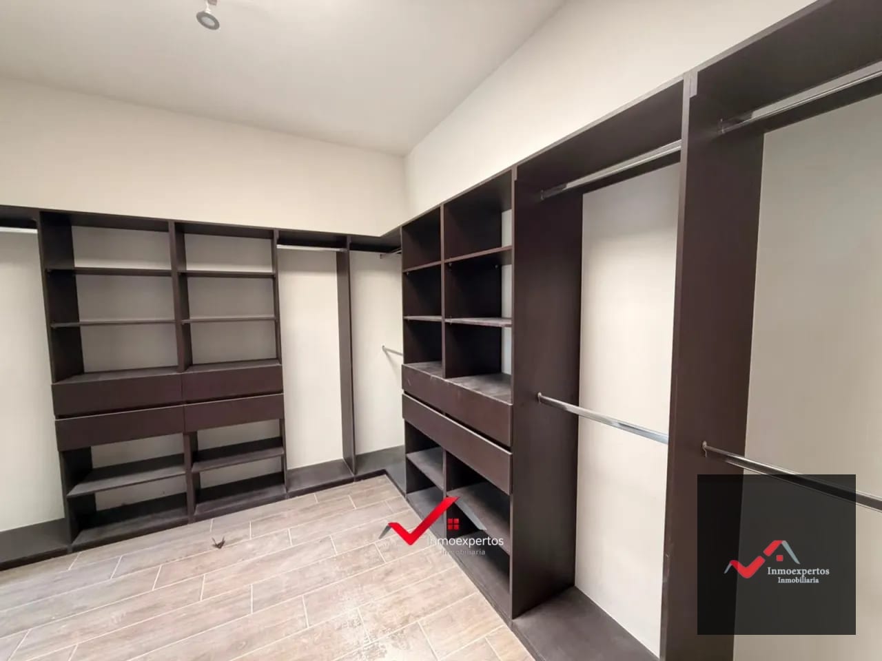 Casa en Venta | San Cristóbal, Zona 8 de Mixco – Sector B2 — Casa en Venta en Vista al Valle, Zona 8 Mixco, Guatemala, Ciudad — foto 11 de 17