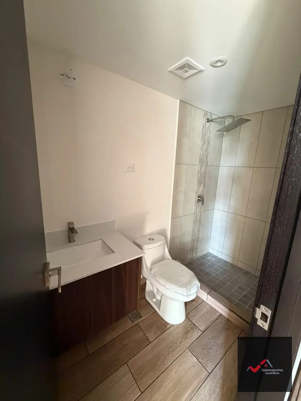 Apartamento en Renta | San Isidro 20-21, Zona 16 — Apartamento en Alquiler en Jardines de San Isidro, Zona 16, Guatemala, Ciudad — foto 8 de 9