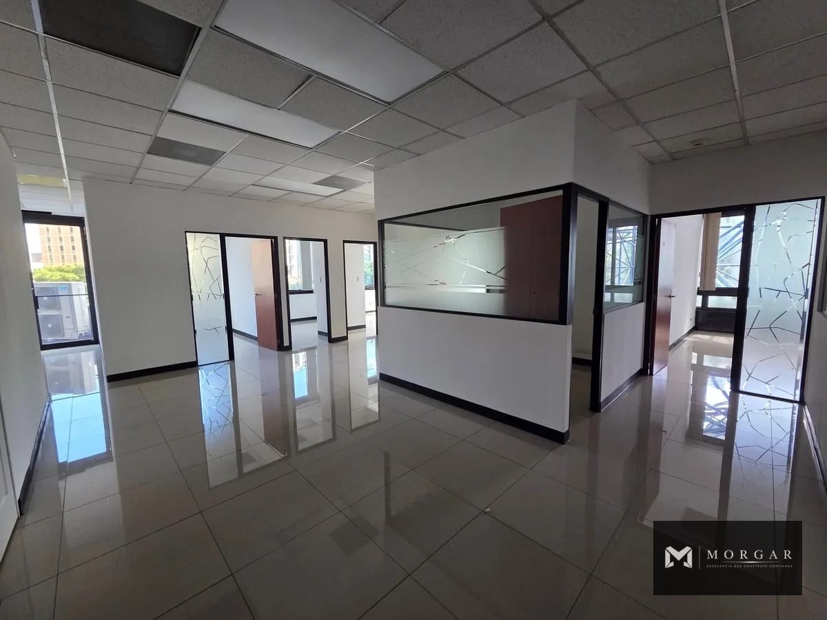 Oficina en alquiler en Zona 10 de 1,539.12 m² por $ 23,086.80 — Oficina en Alquiler en Zona 10, Guatemala, Ciudad — foto 3 de 10