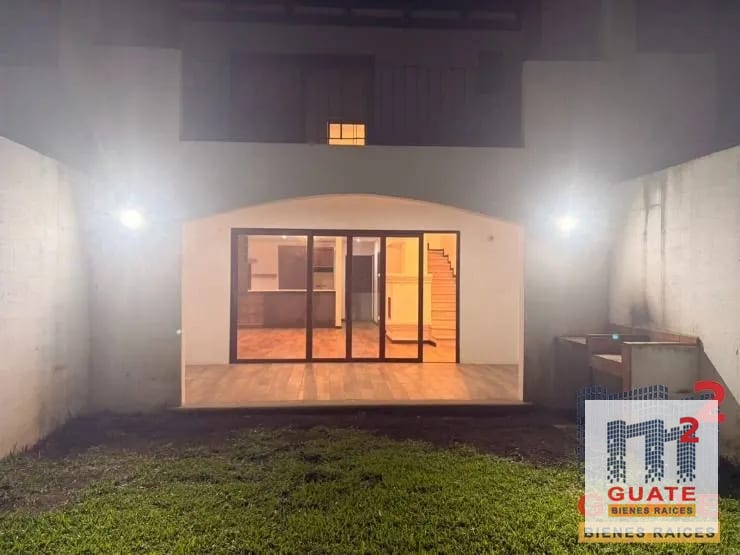 Casa tipo Townhouse en Renta, Antigua Guatemala — Casa en Alquiler en Antigua, Sacatepéquez — foto 2 de 17