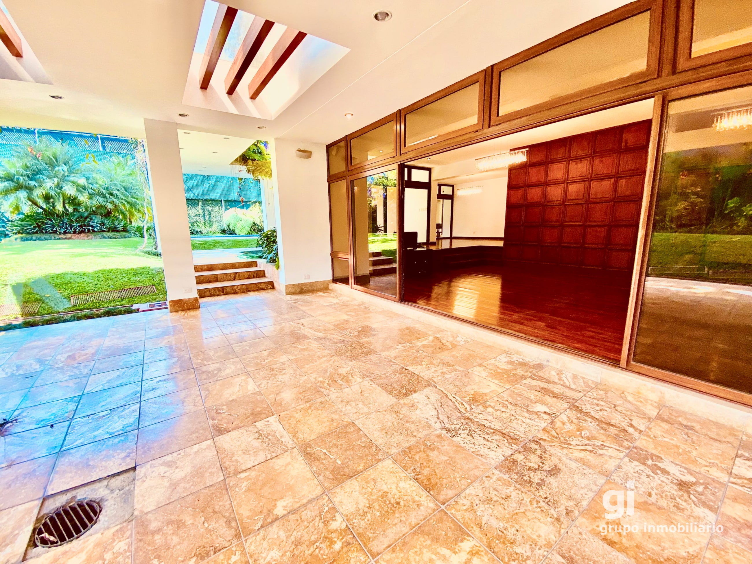 Casa en Condominio privado doble garita zona 14 - 7