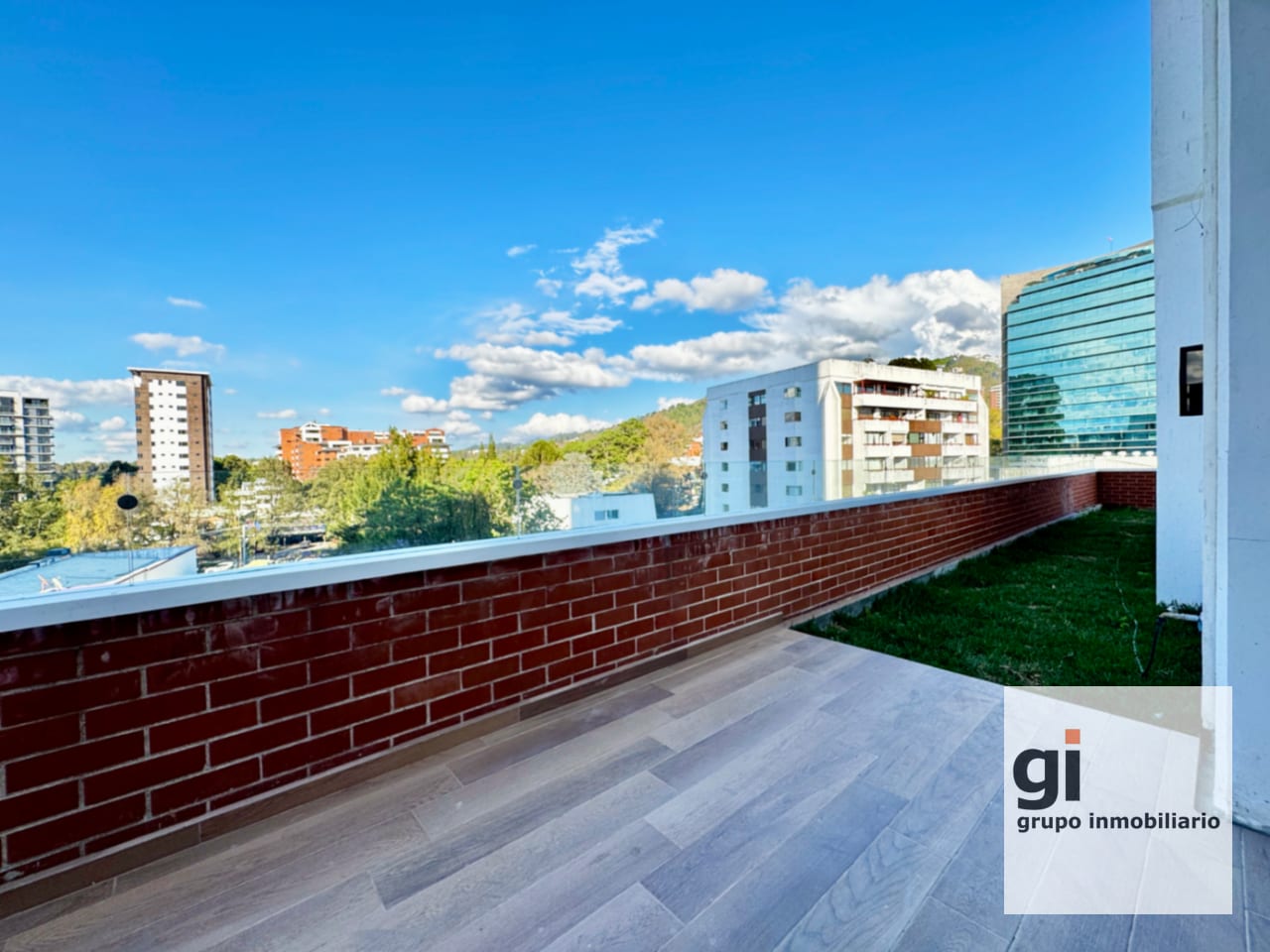 Apartamento con jardín y vista en zona 15, 3 dormitorios. — Apartamento en Venta en Zona 15, Guatemala, Ciudad — foto 3 de 13
