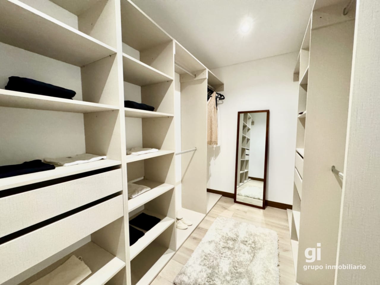 Apartamento 3 dormitorios + sala familiar — Apartamento en Venta en Zona 10, Guatemala, Ciudad — foto 4 de 17