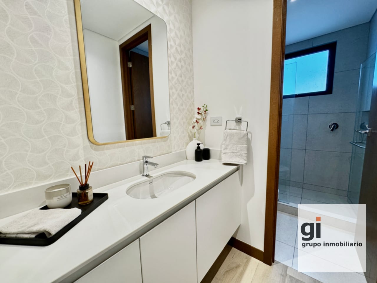 Apartamento 3 dormitorios + sala familiar — Apartamento en Venta en Zona 10, Guatemala, Ciudad — foto 7 de 17