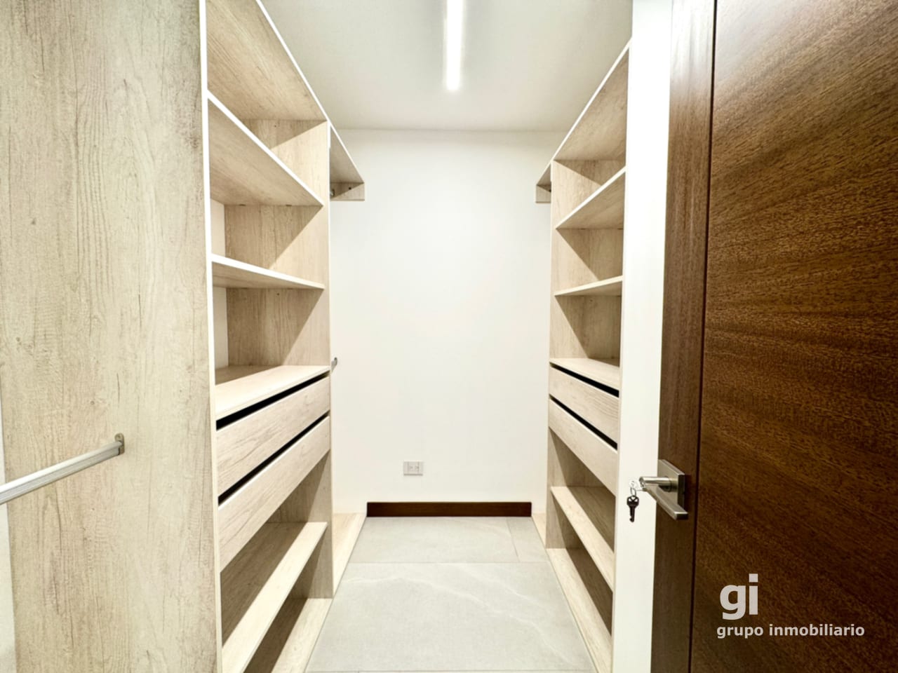 Apartamento en venta por Oakland — Apartamento en Venta en Zona 10, Guatemala, Ciudad — foto 10 de 14