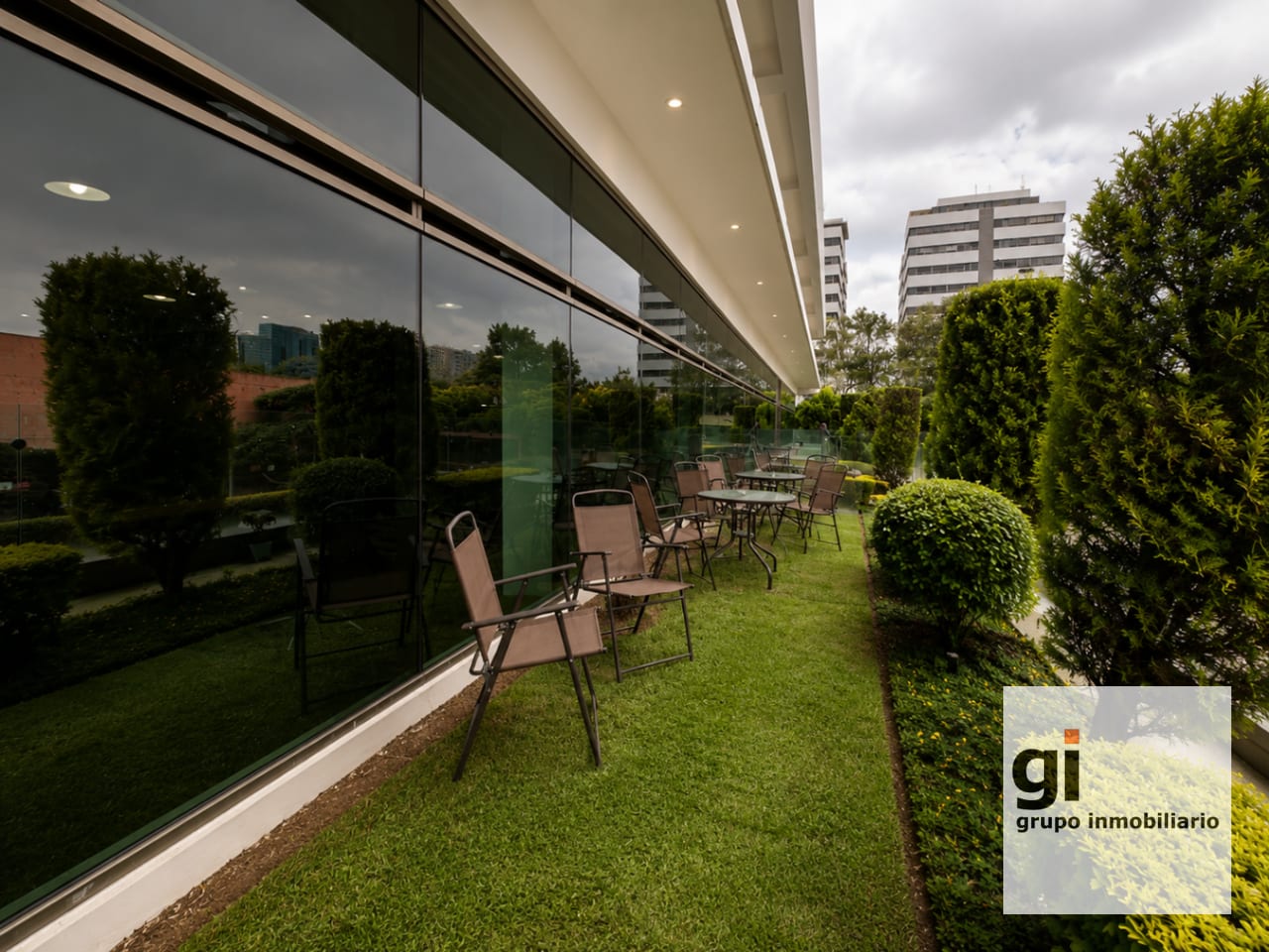 Oficina en Venta de 153mts2, en Zona 10 con Terraza Privada. — Oficina en Venta en Pialé, Zona 10, Guatemala, Ciudad — foto 2 de 9