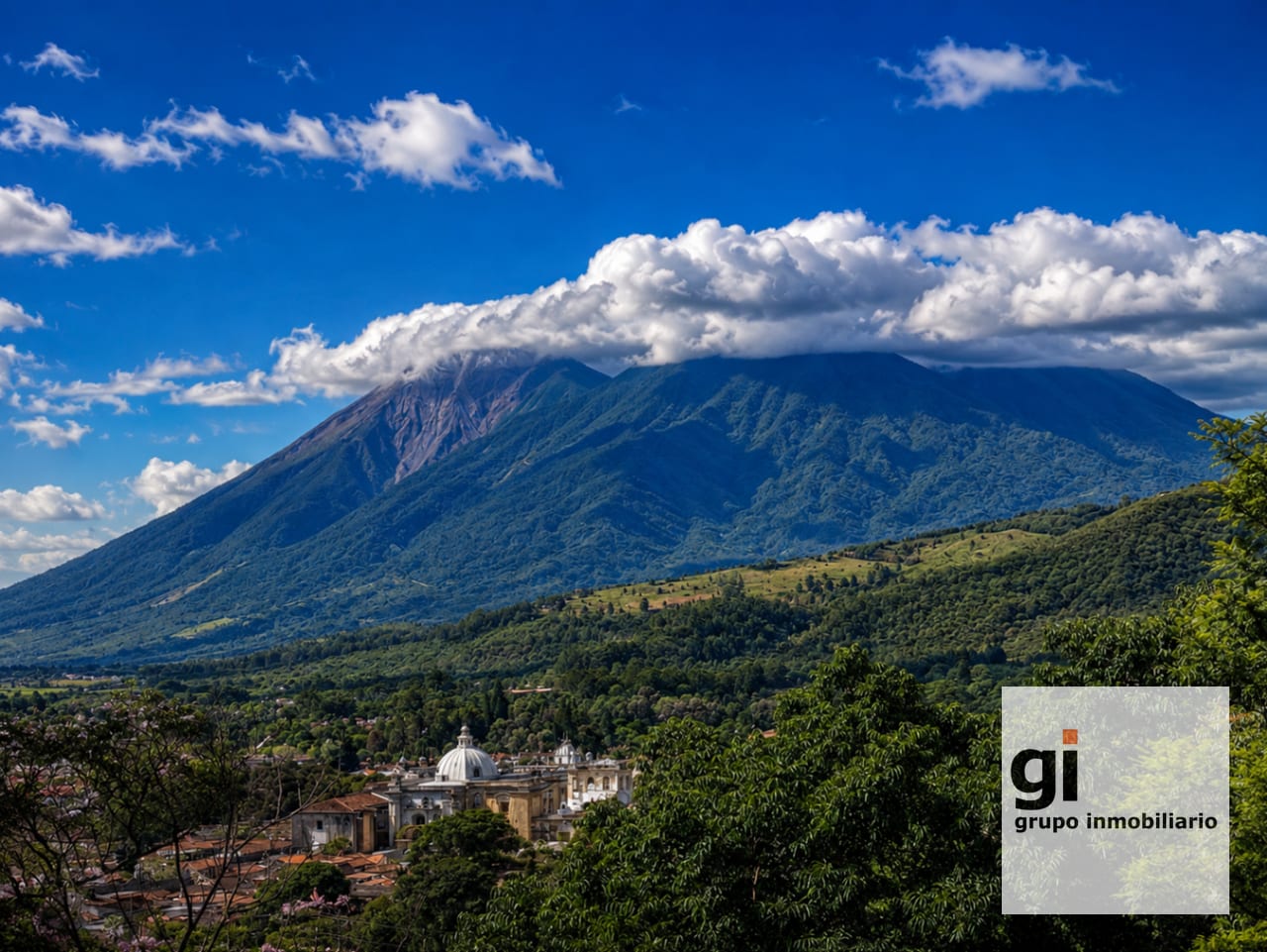 CASA ANTIGUA GUATEMALA. Terreno grande — Casa en Venta en Antigua, Sacatepéquez — foto 2 de 11