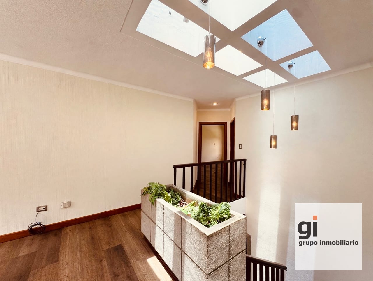 Linda Casa Remodelada en Venta en Zona 10 — Casa en Alquiler en Zona 10, Guatemala, Ciudad — foto 7 de 13