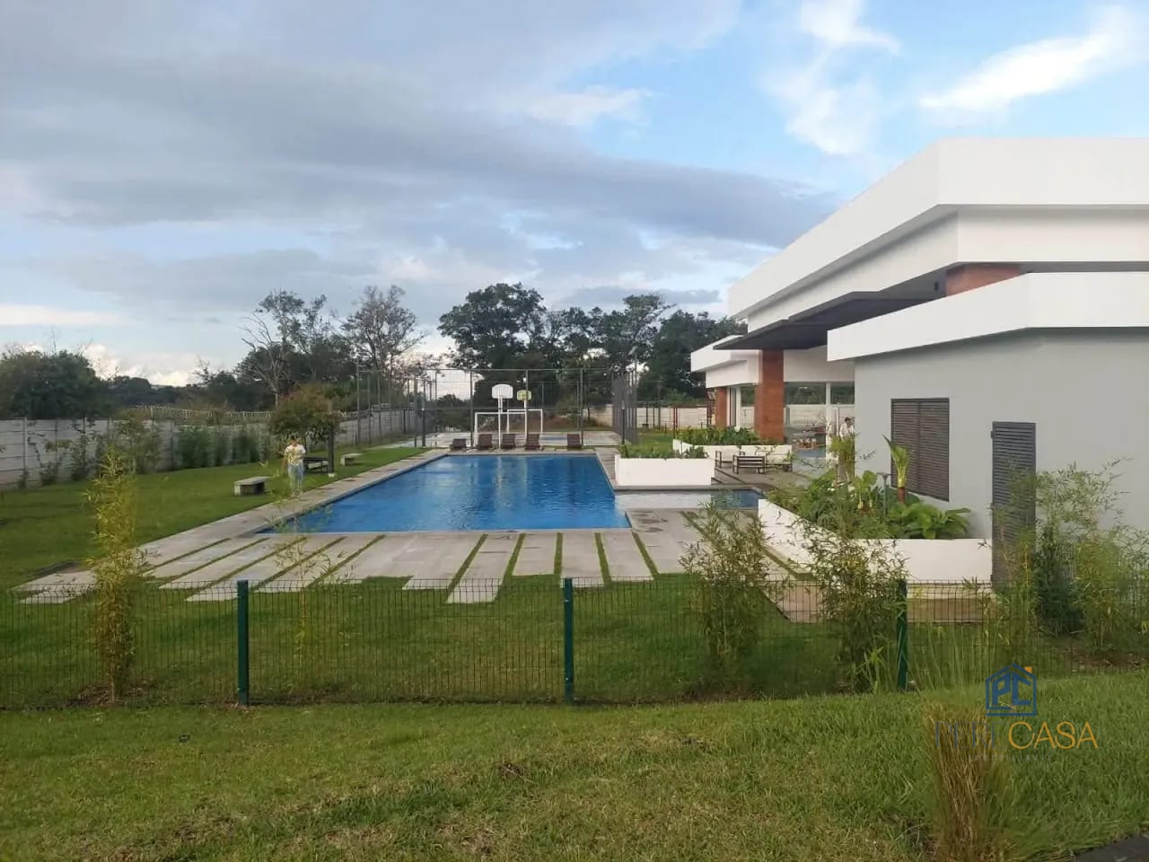 Apartamento en Venta Senderos Zona 16 Primer Nivel con Jardin. — Apartamento en Venta en senderos, Zona 16, Guatemala, Ciudad — foto 5 de 11
